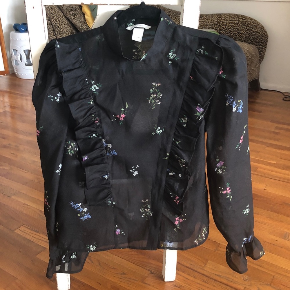 Ruffle top black with floral design